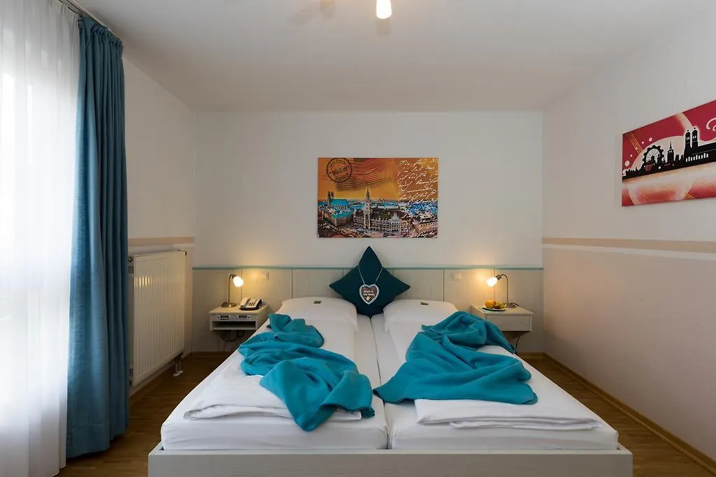 Hotel Amenity Munich 3*,