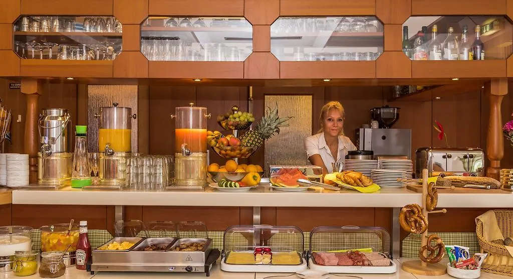 Hotel Amenity Munich 3*,