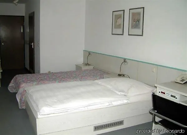 Hotel Amenity Munich 3*,